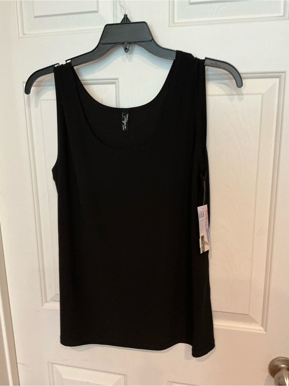 Women's Black Scoop Neck Tank Top — Lightweight Everyday Essential